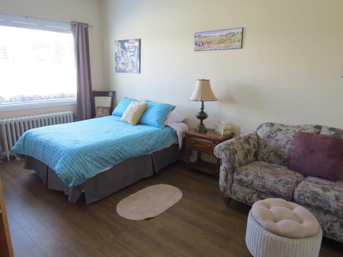 Burns Lake Bed And Breakfast Экстерьер фото
